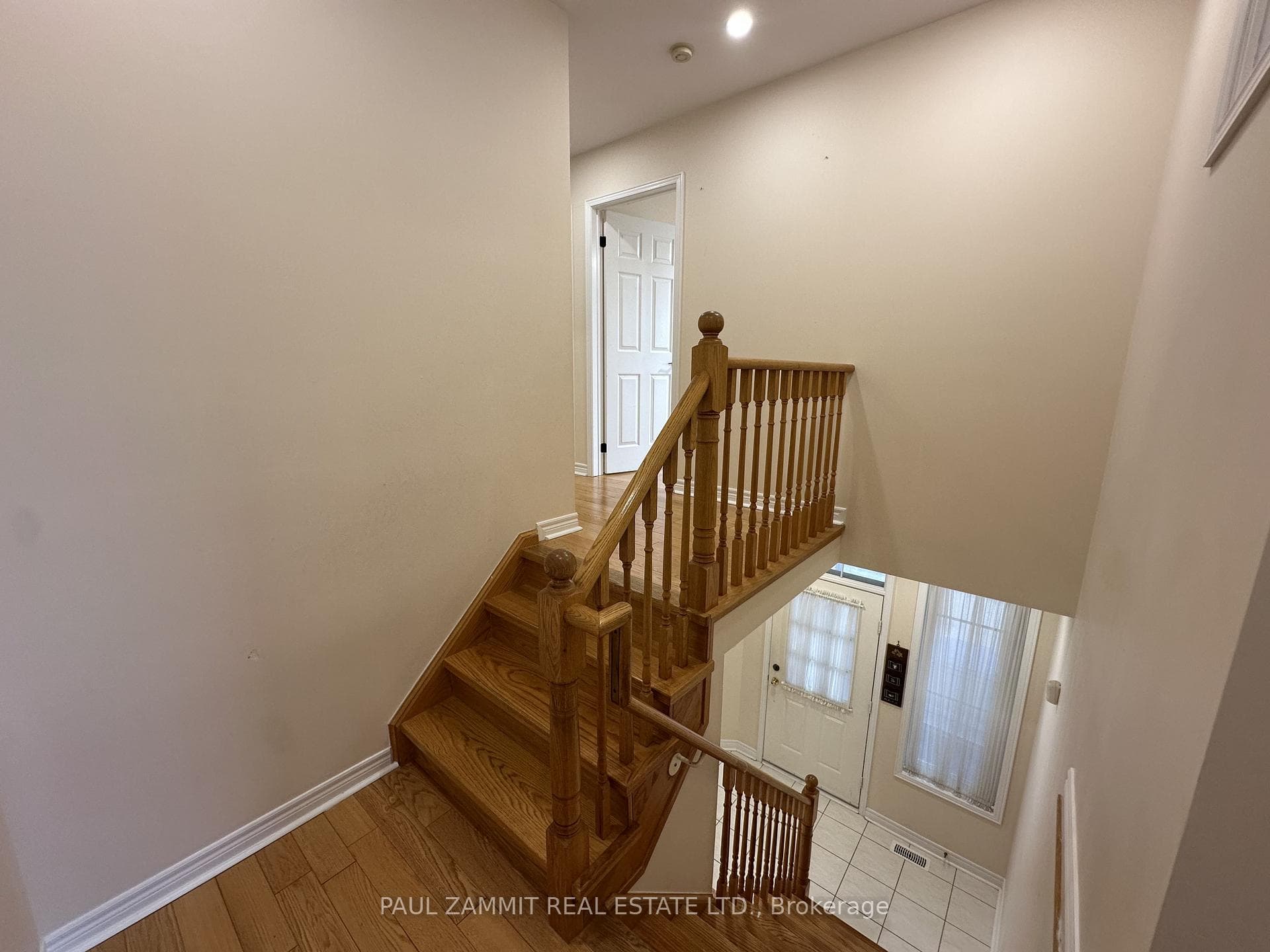 103 Scoville Square photo 13