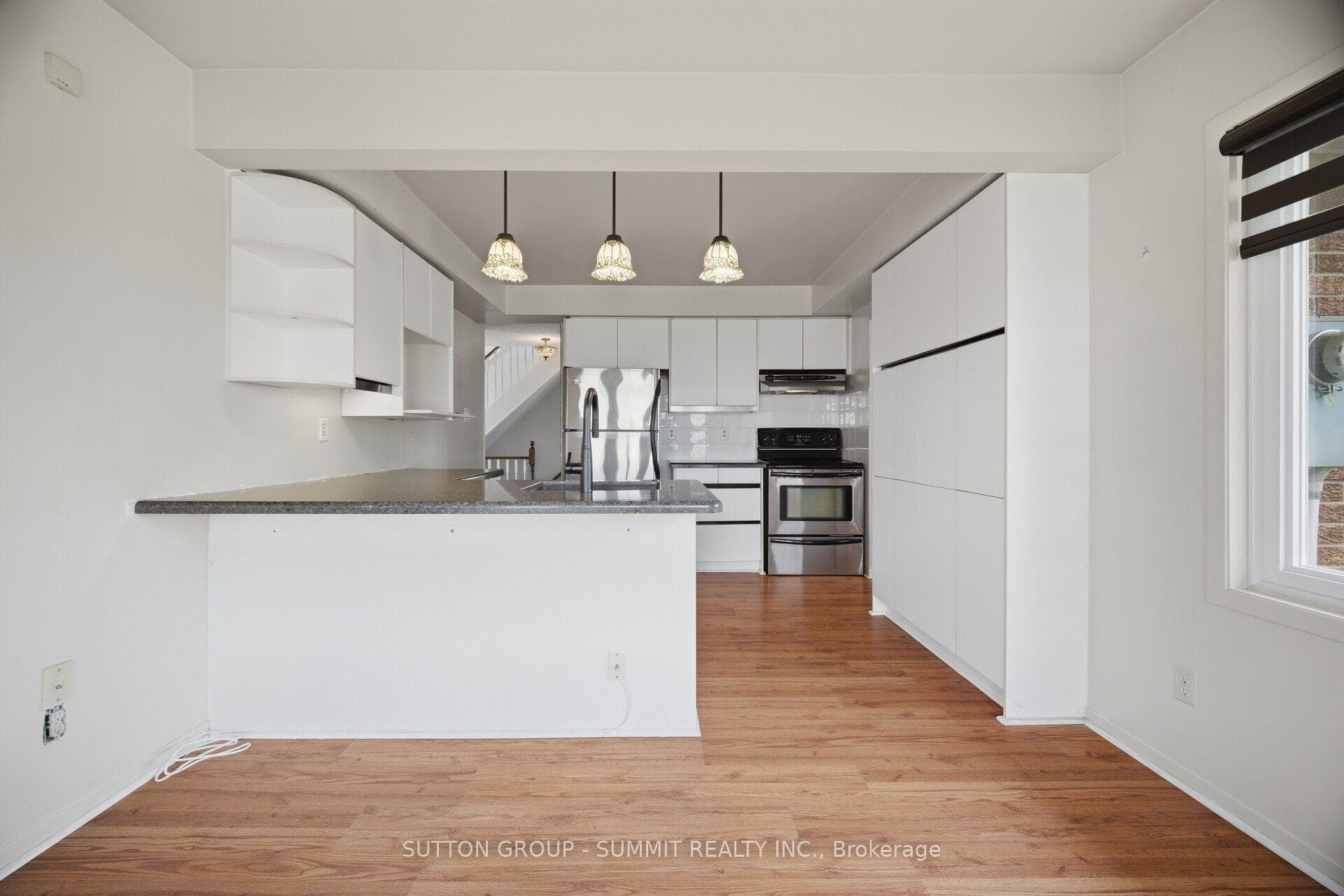 667 Green Meadow Crescent photo 13