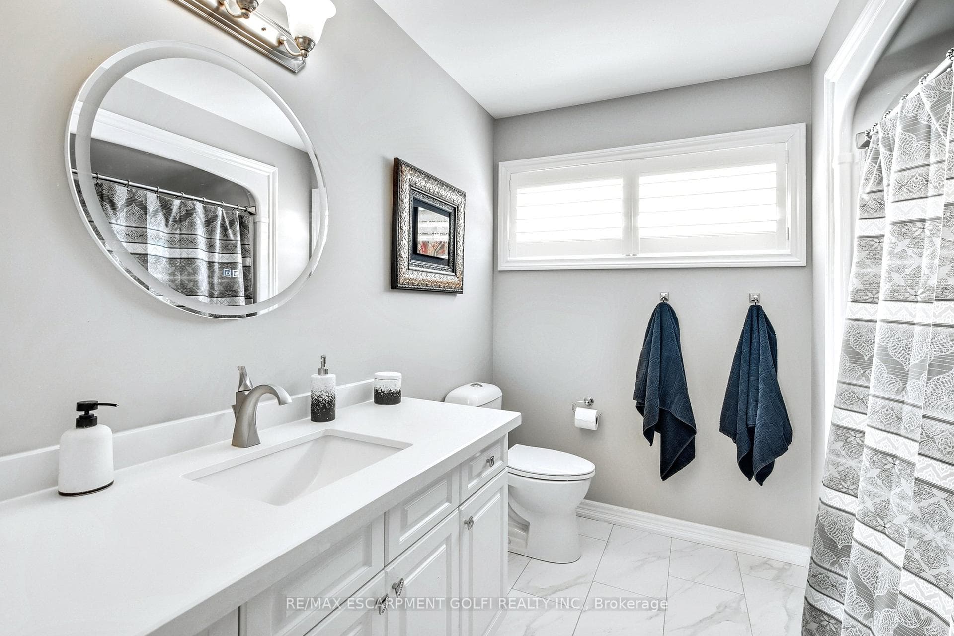 8416 GREENFIELD Crescent photo 22