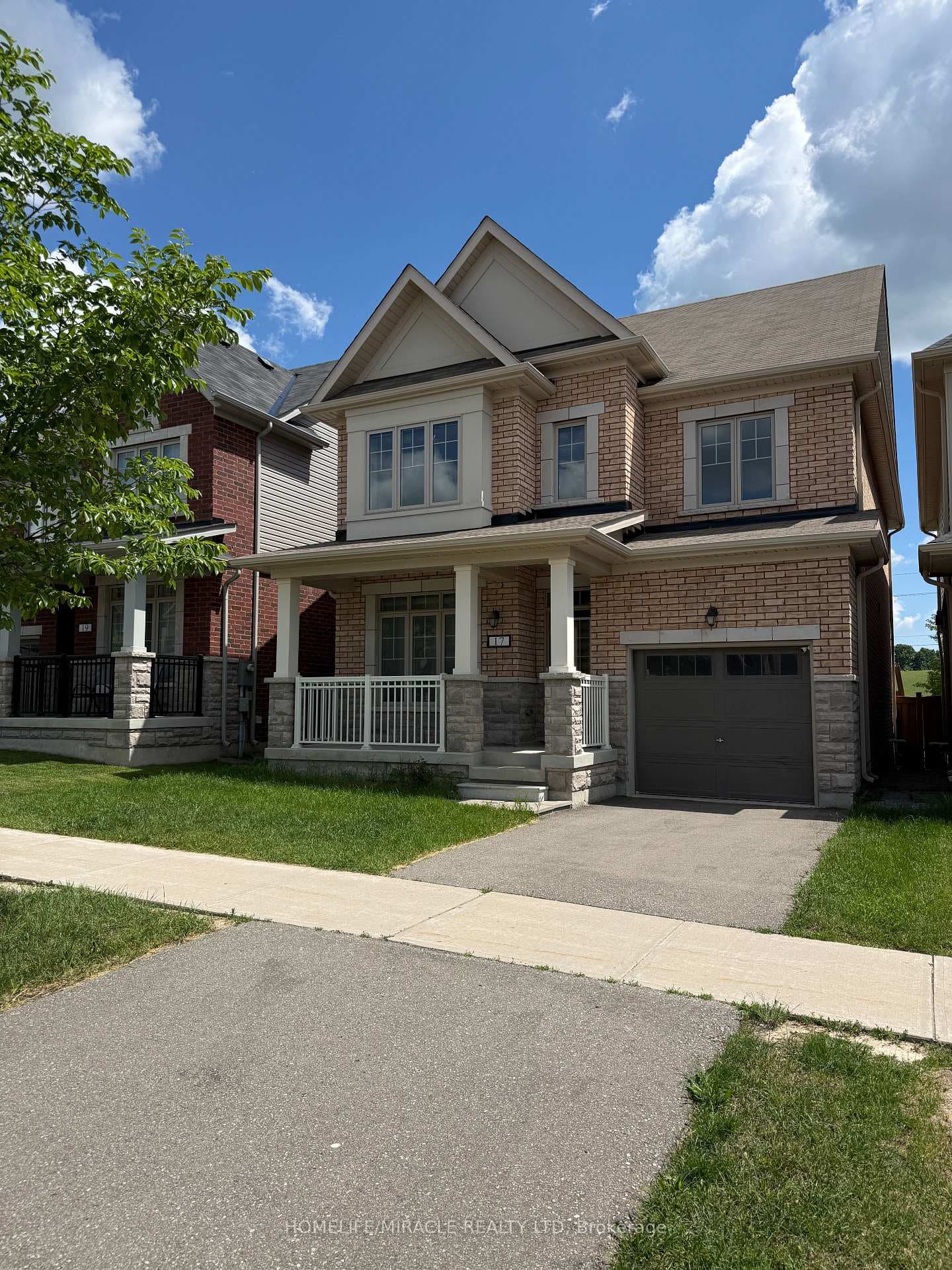 17 Casserley Crescent photo 2