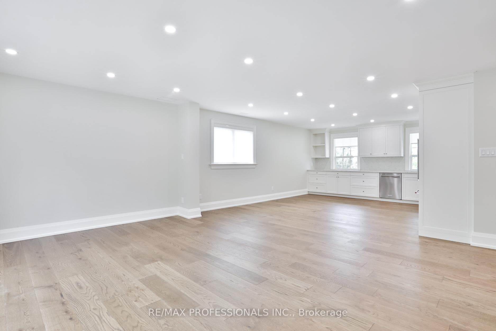 1183 Royal York Road Unit Upper photo 9