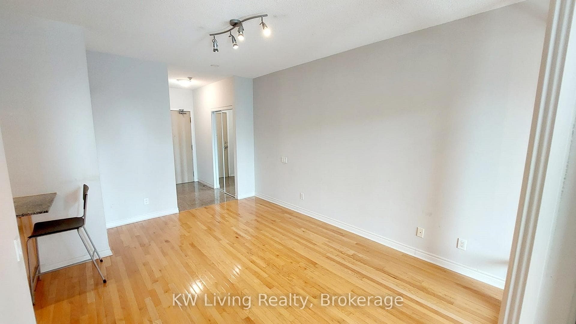 60 Byng Avenue Unit 1115 photo 2