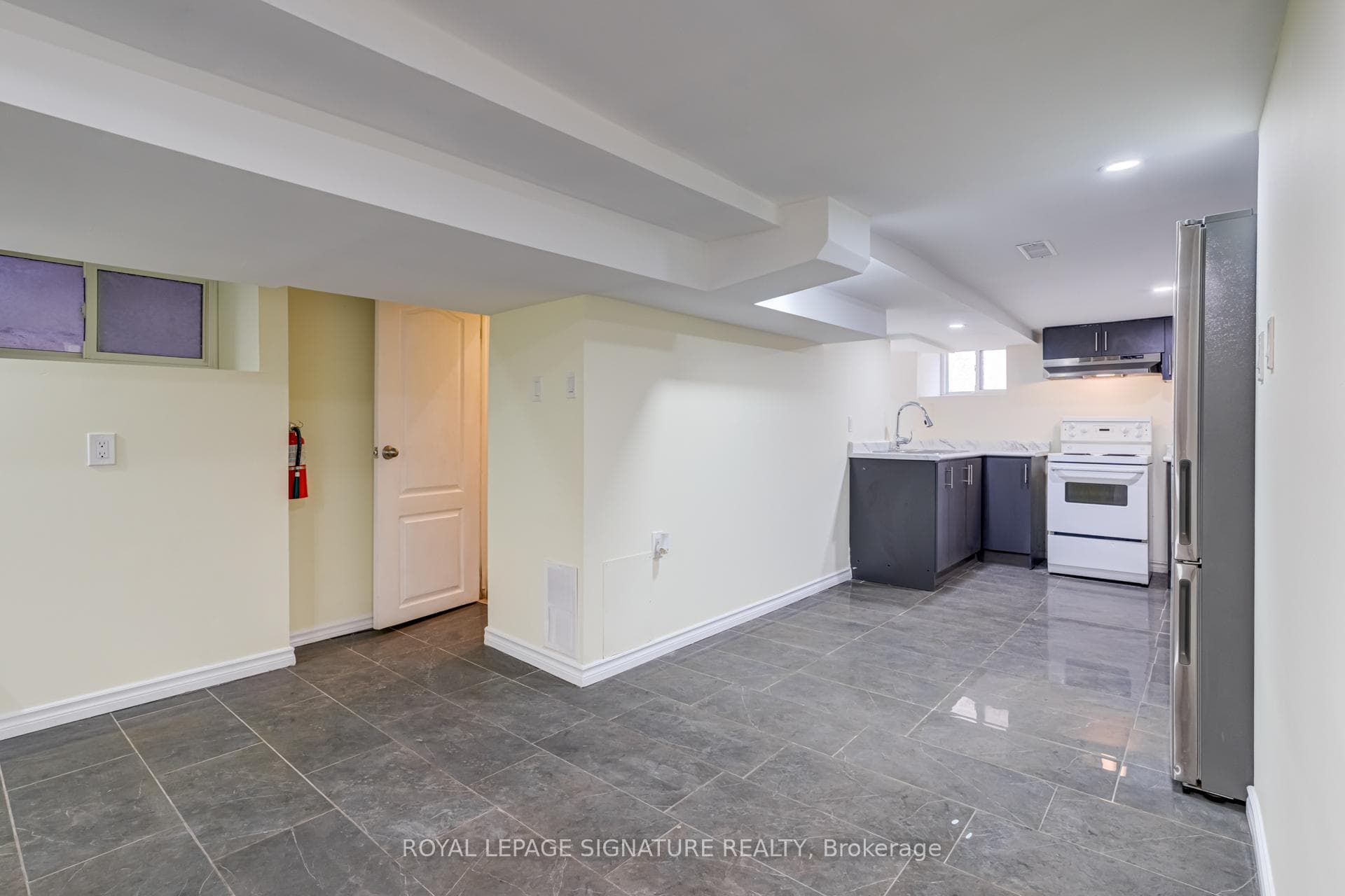 212 Wellington Street Unit Bsmt photo 6