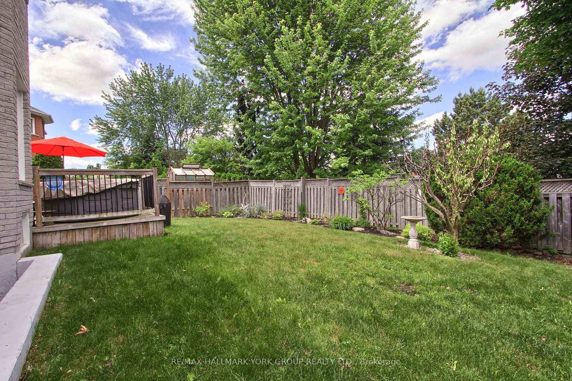 571 Goodyear Crescent photo 49
