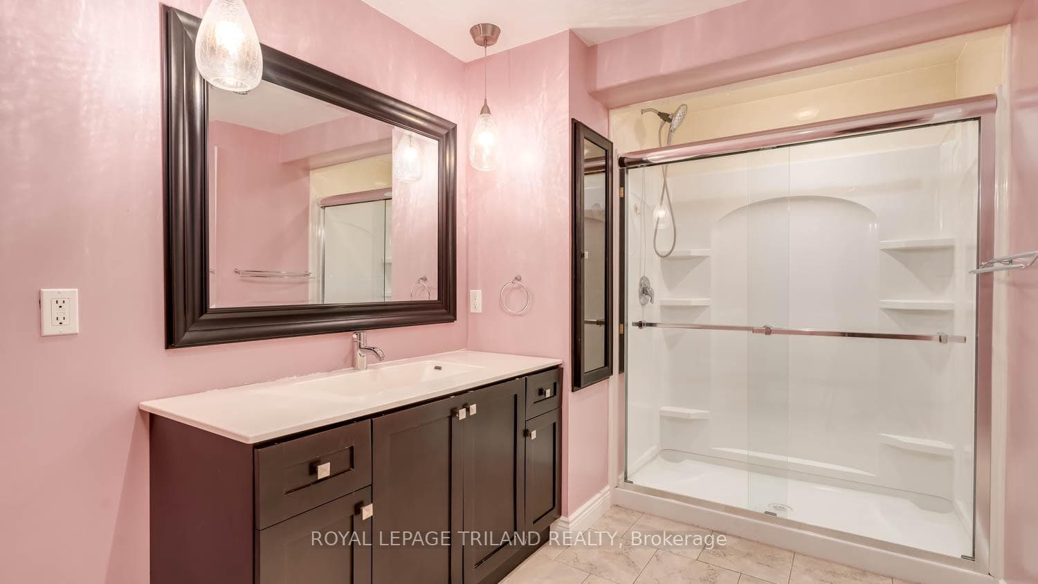 1223 Thornley Street photo 22