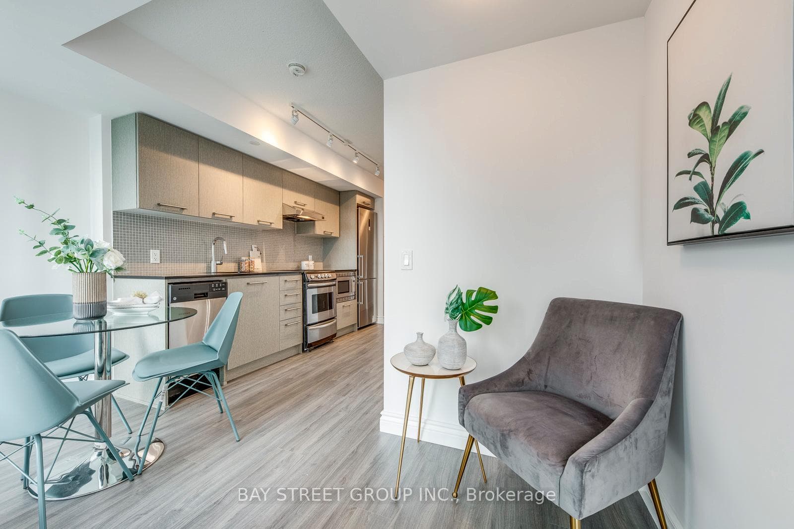 87 Peter Street Unit 1305 photo 16