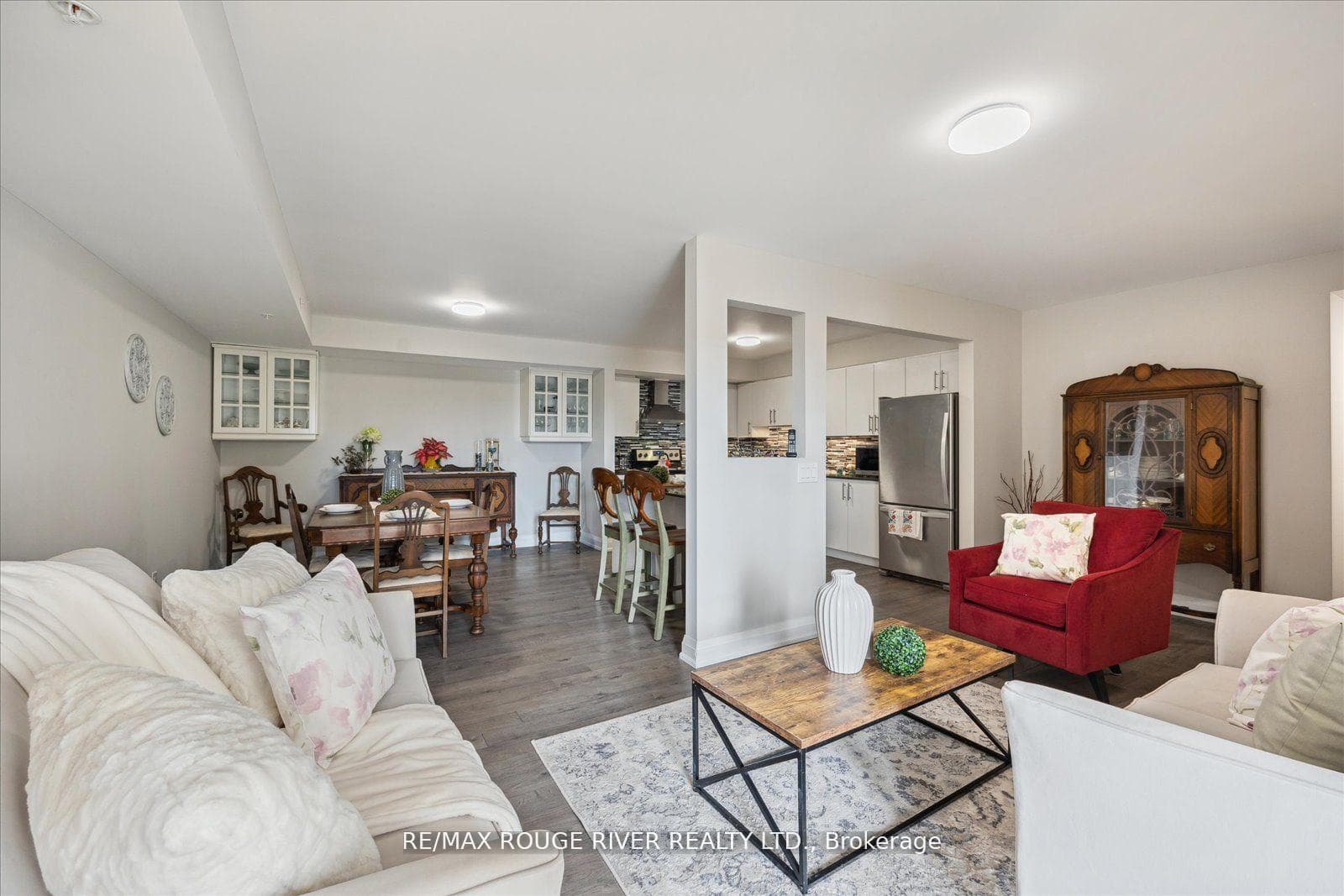 481 Rupert Avenue Unit 211 photo 5