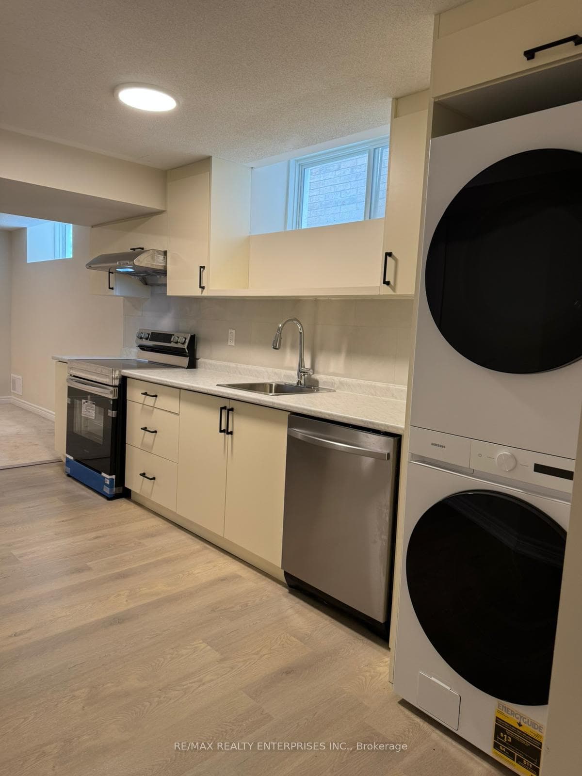 3938 Koenig Road Unit BSMT photo 4