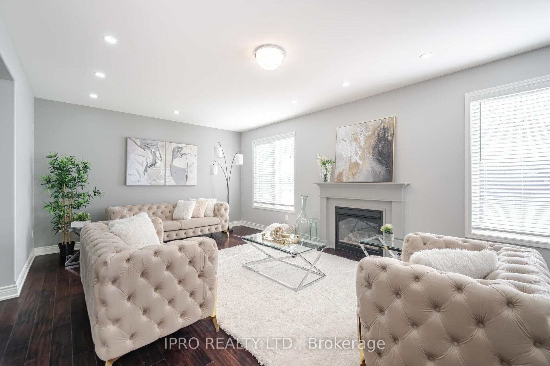 974 Seivert Place photo 13