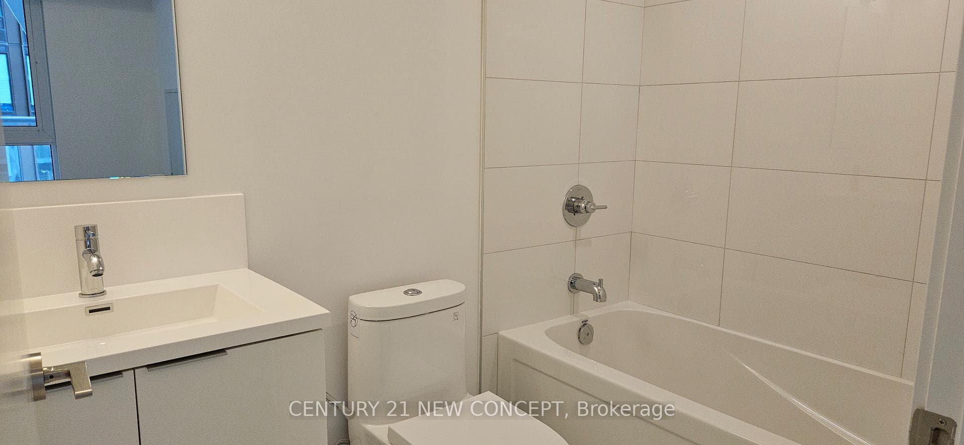 230 Simcoe Street Unit 1736 photo 9