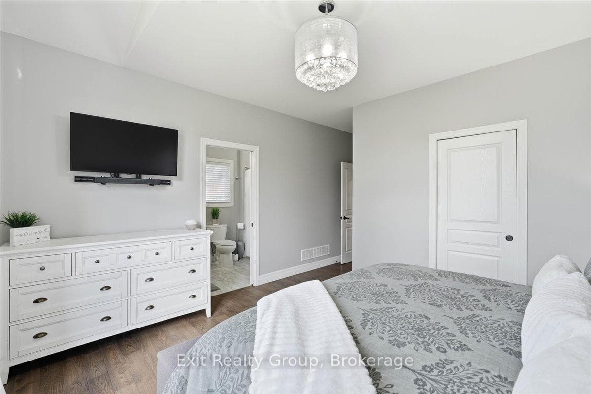 544 Shannon Road photo 22
