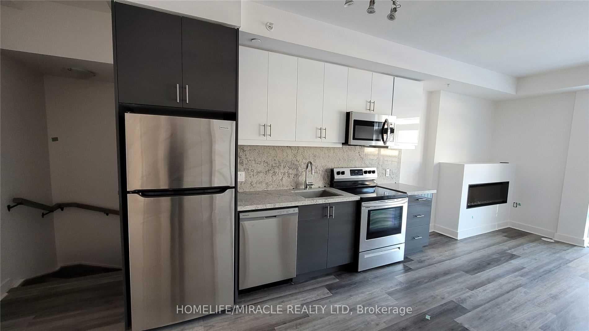 57 Finch Avenue Unit 14 photo 4