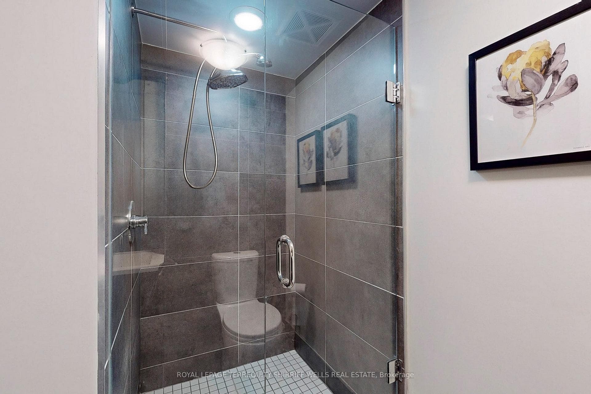 508 Wellington Street Unit 601 photo 16