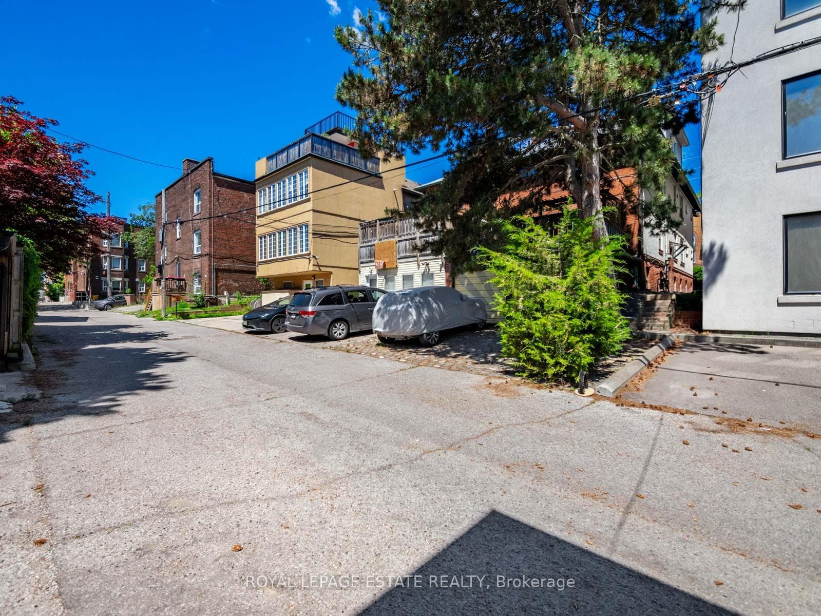 2275 Queen Street photo 34