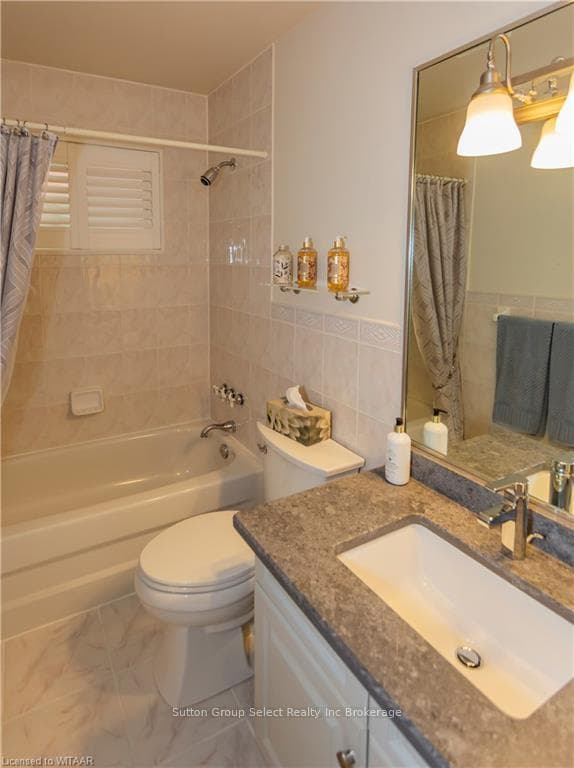 Full bathroom featuring shower / bath combination