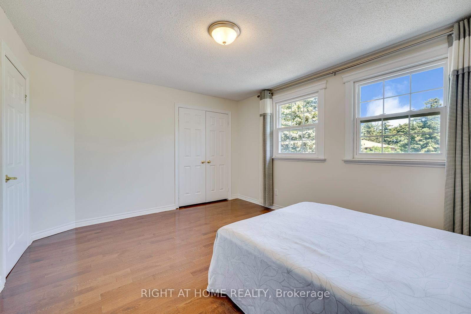 1025 Vanier Drive photo 27