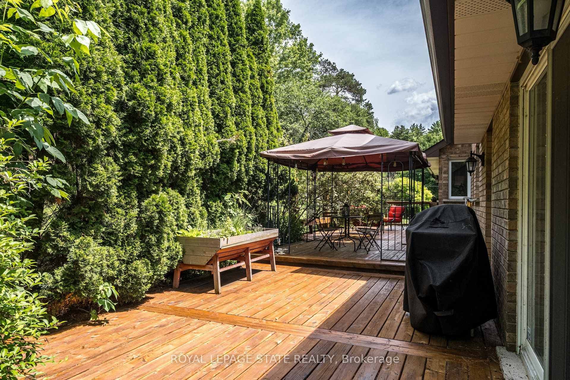 1 Kusins Court photo 45