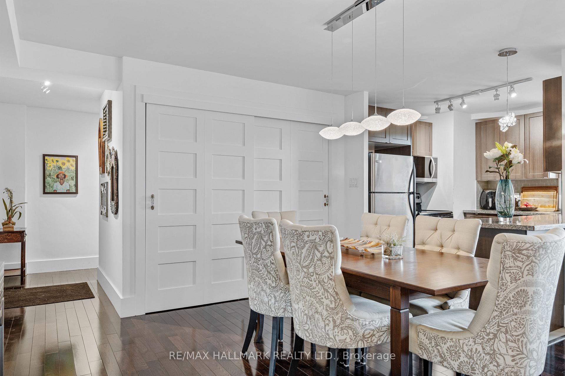 2603 Bathurst Street Unit 301 photo 6