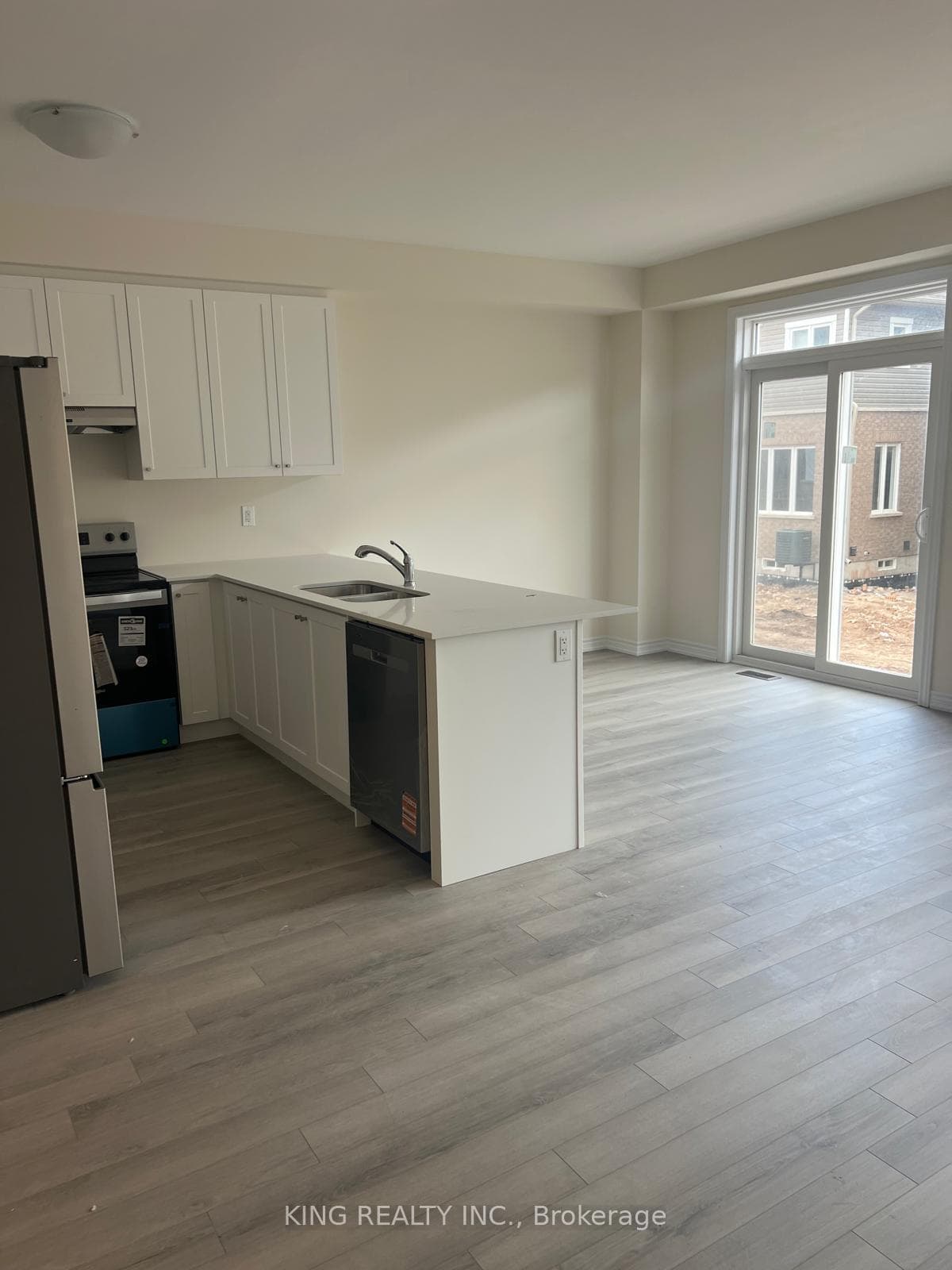 127 SANDERS Road photo 4