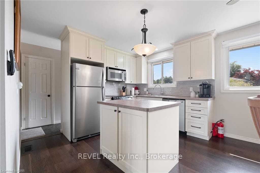 79 CHAMPLAIN Avenue photo 9
