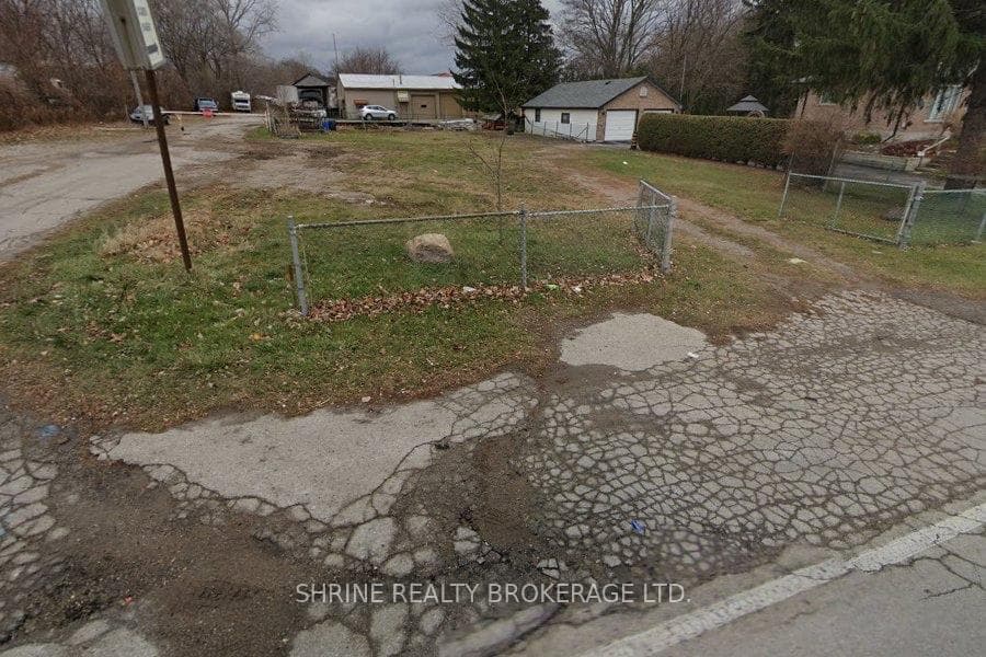 16 Clarke Road photo 3