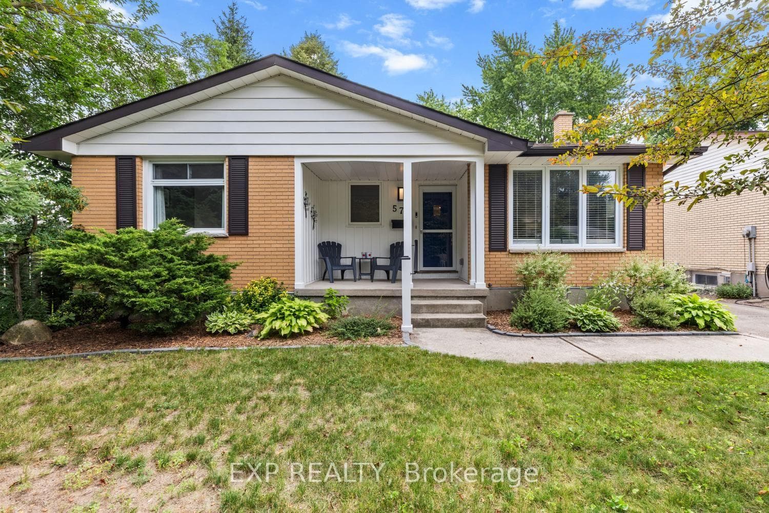 577 Dewan Street photo 1
