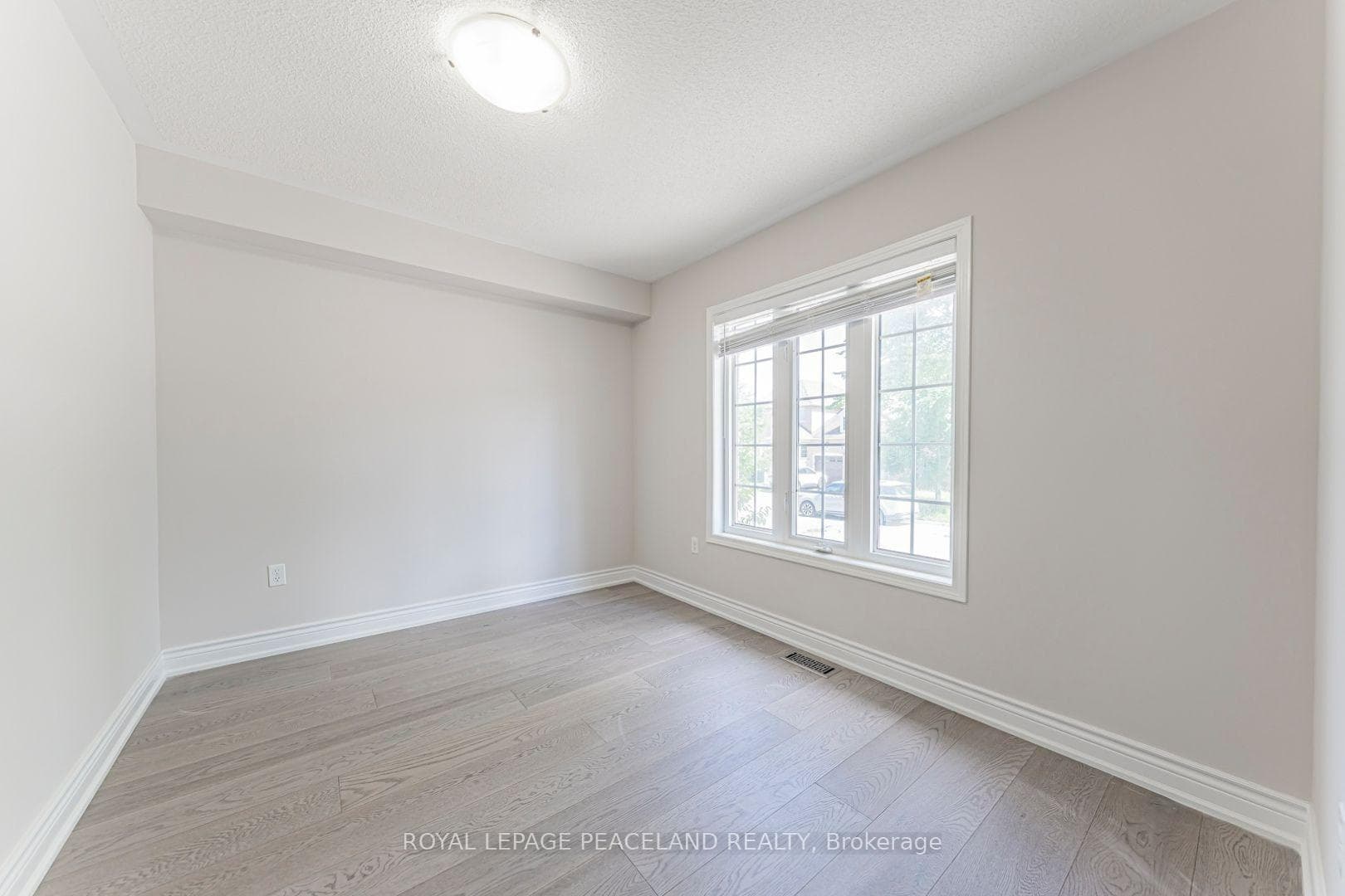 152 Flagstone Way photo 4