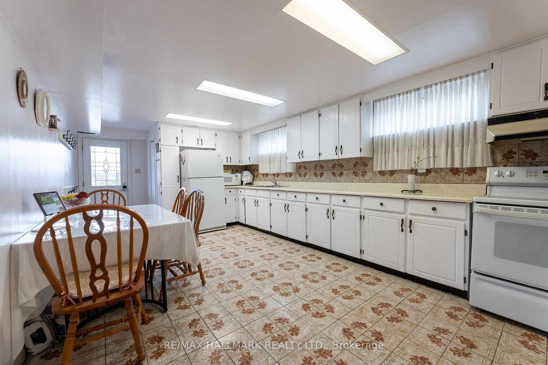 Lower Level Kitchen with separate Entrance