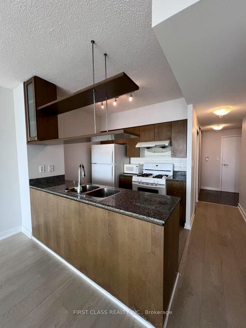 10 Navy Wharf Court Unit 1810 photo 6