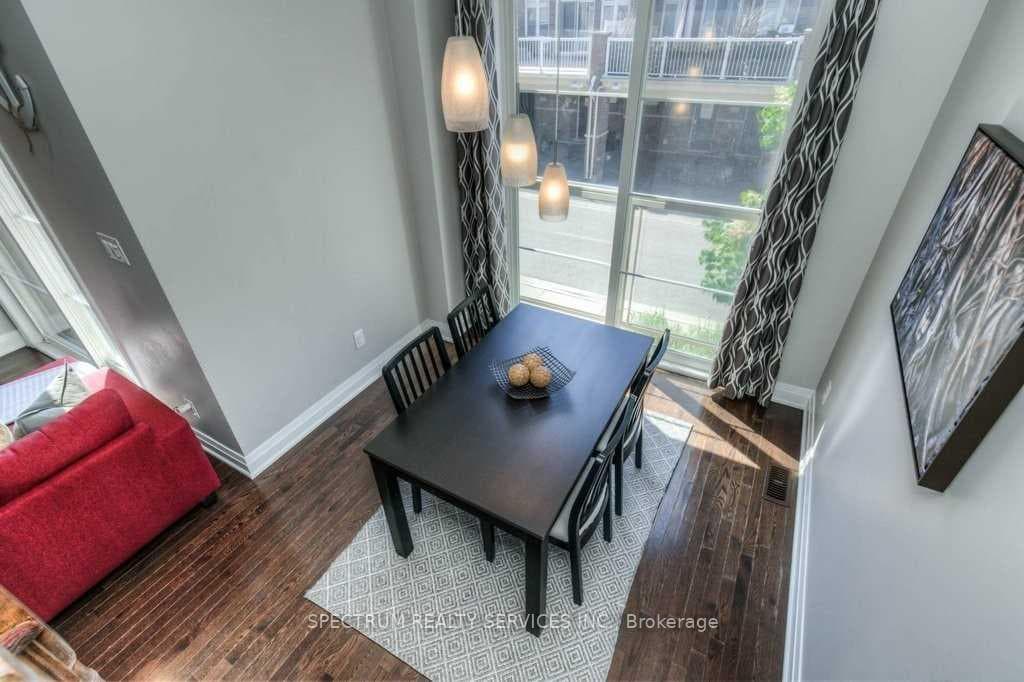 165 Hampshire Way Unit 31 photo 17