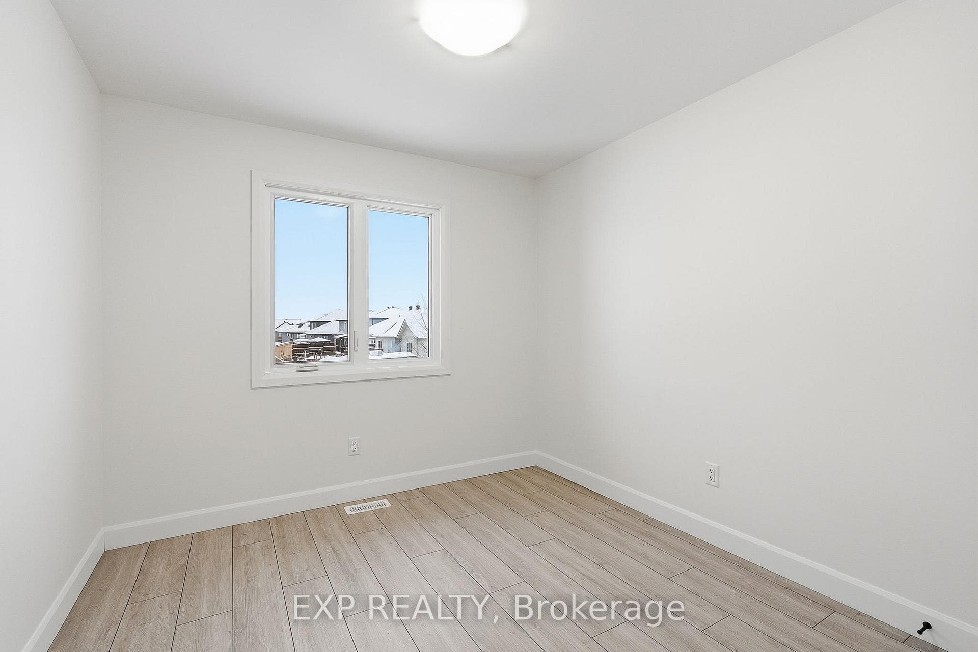 142 Elizabeth Street photo 10
