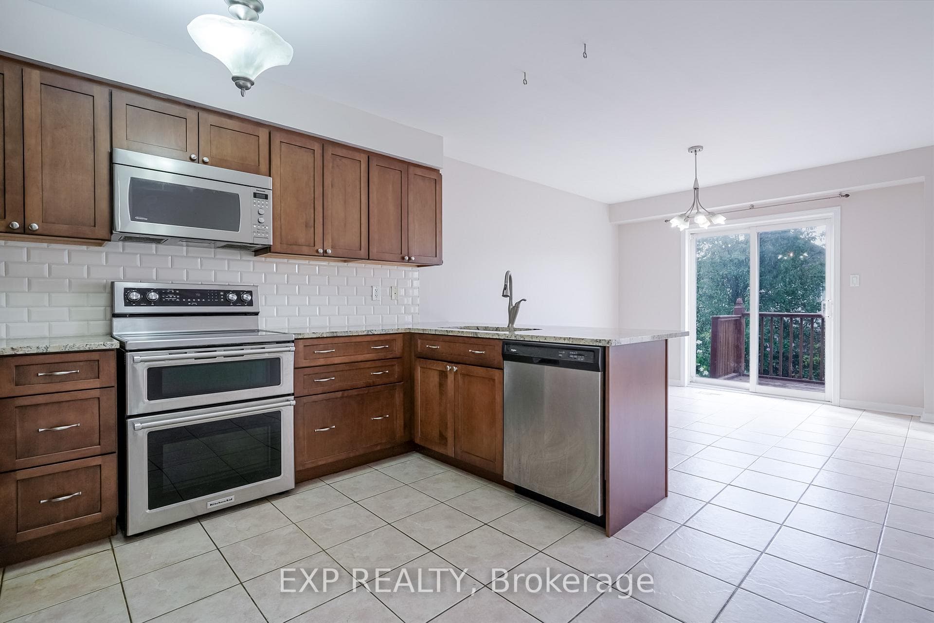 75 Hutton Place photo 15