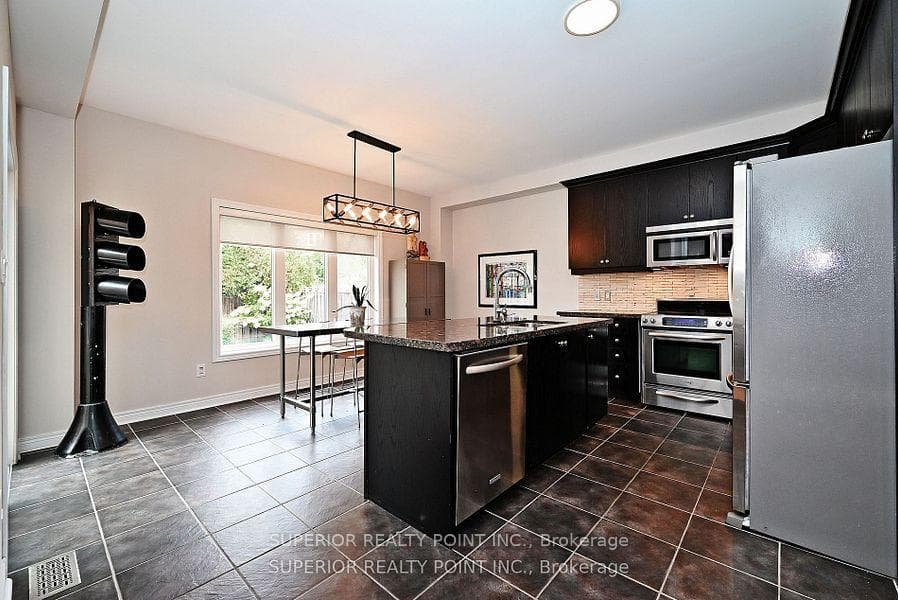 28 Maple Valley Road photo 13