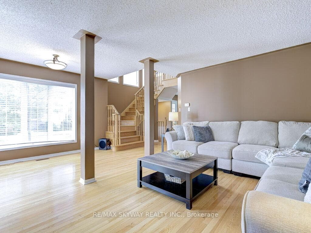 3859 Talias Crescent photo 5