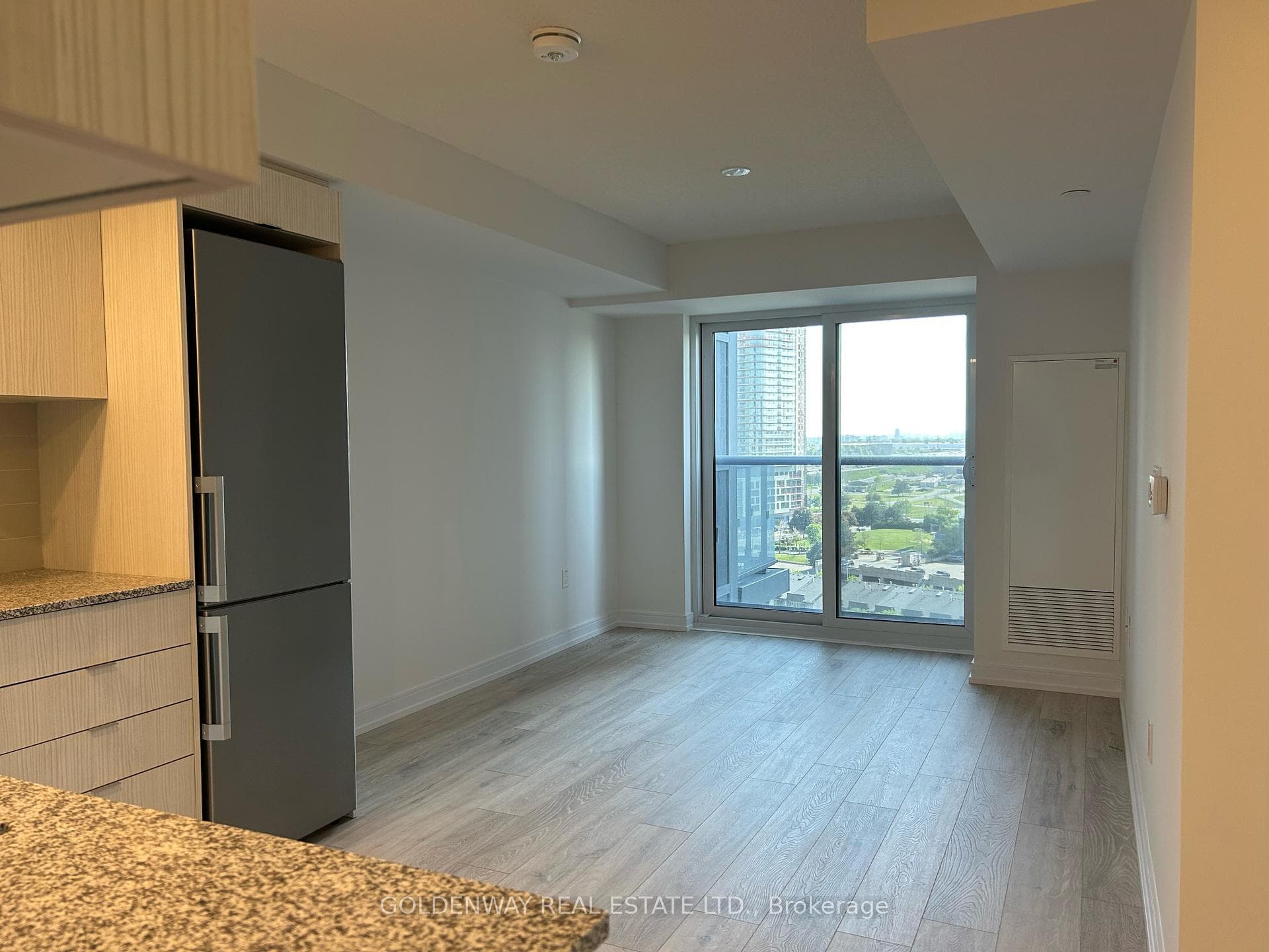 225 Village Green Square Unit 1305 photo 3