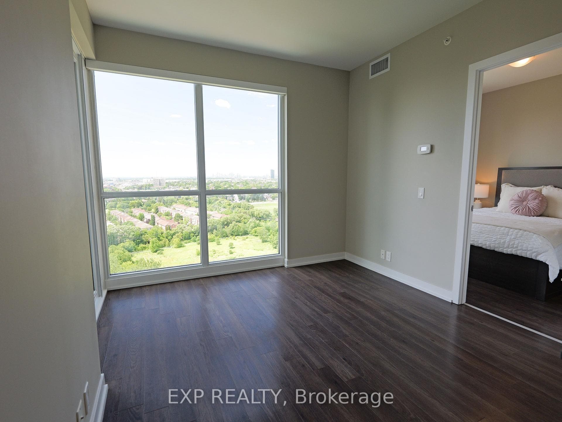 10 Park Lawn Road Unit 2204 photo 11