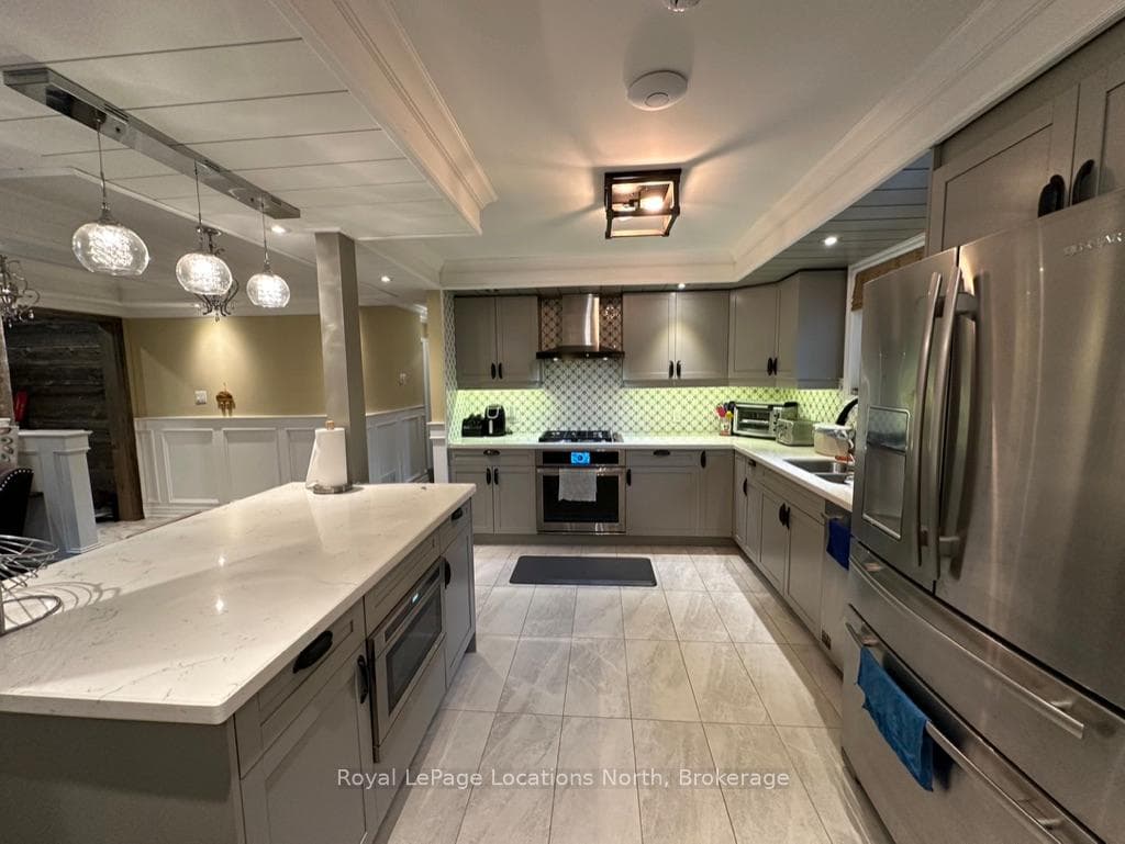 Elegant high end newly renovated kitchen.
