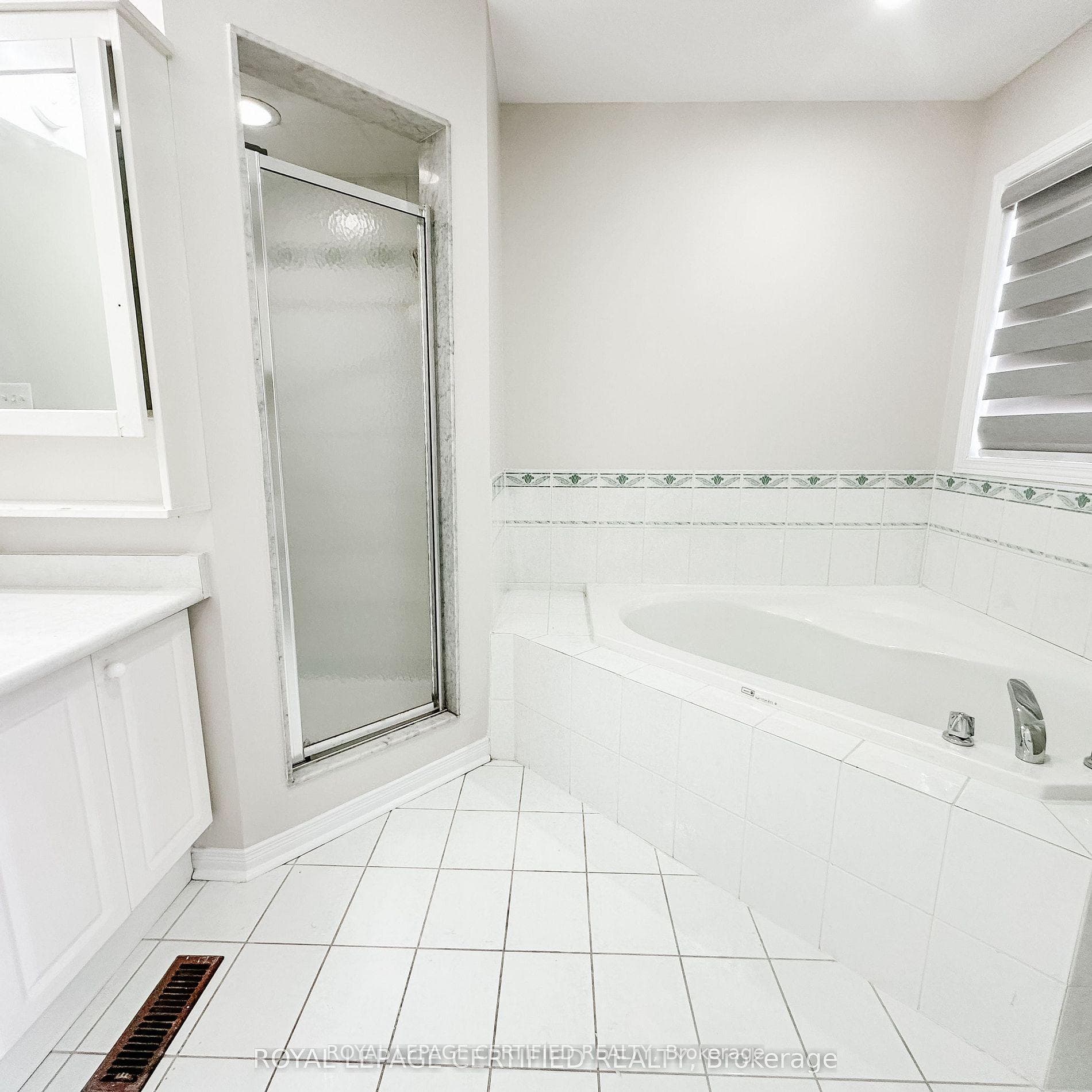 30 Lucerne Drive photo 28