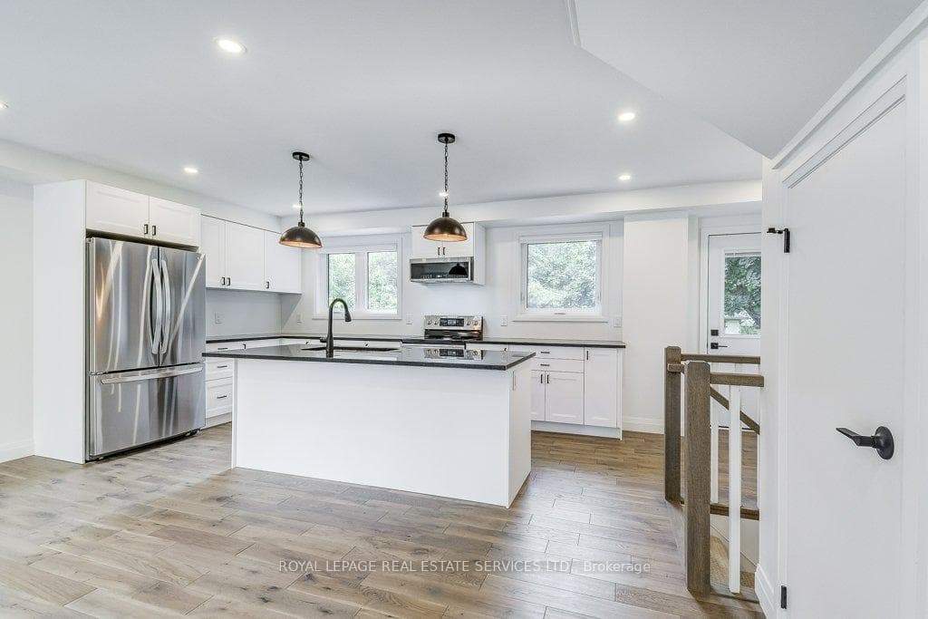 1217 Oxford Avenue photo 9