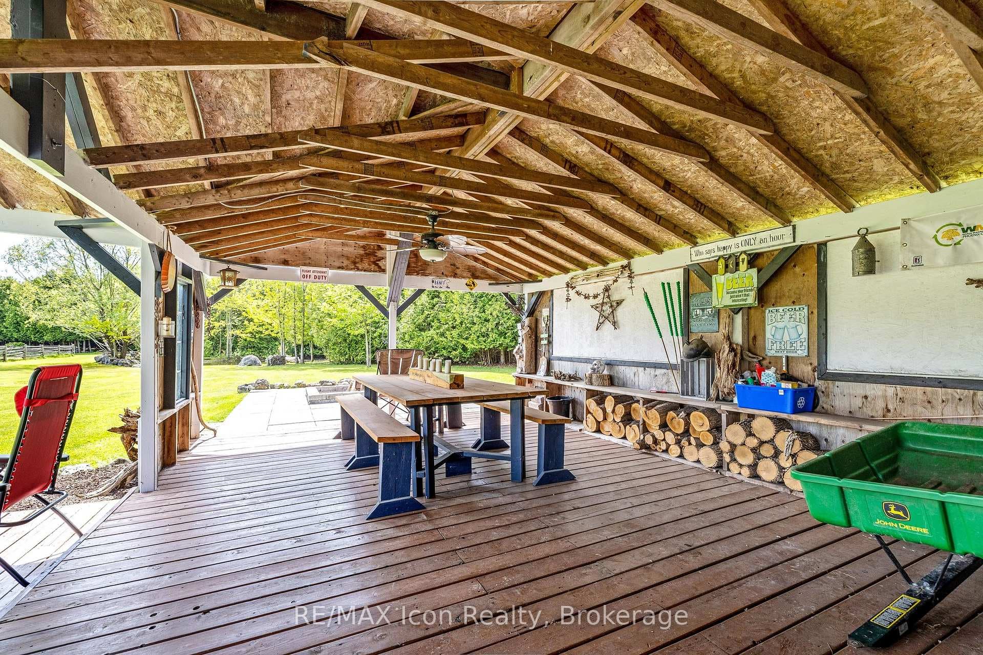 Covered entertainment pavilion with hydro
