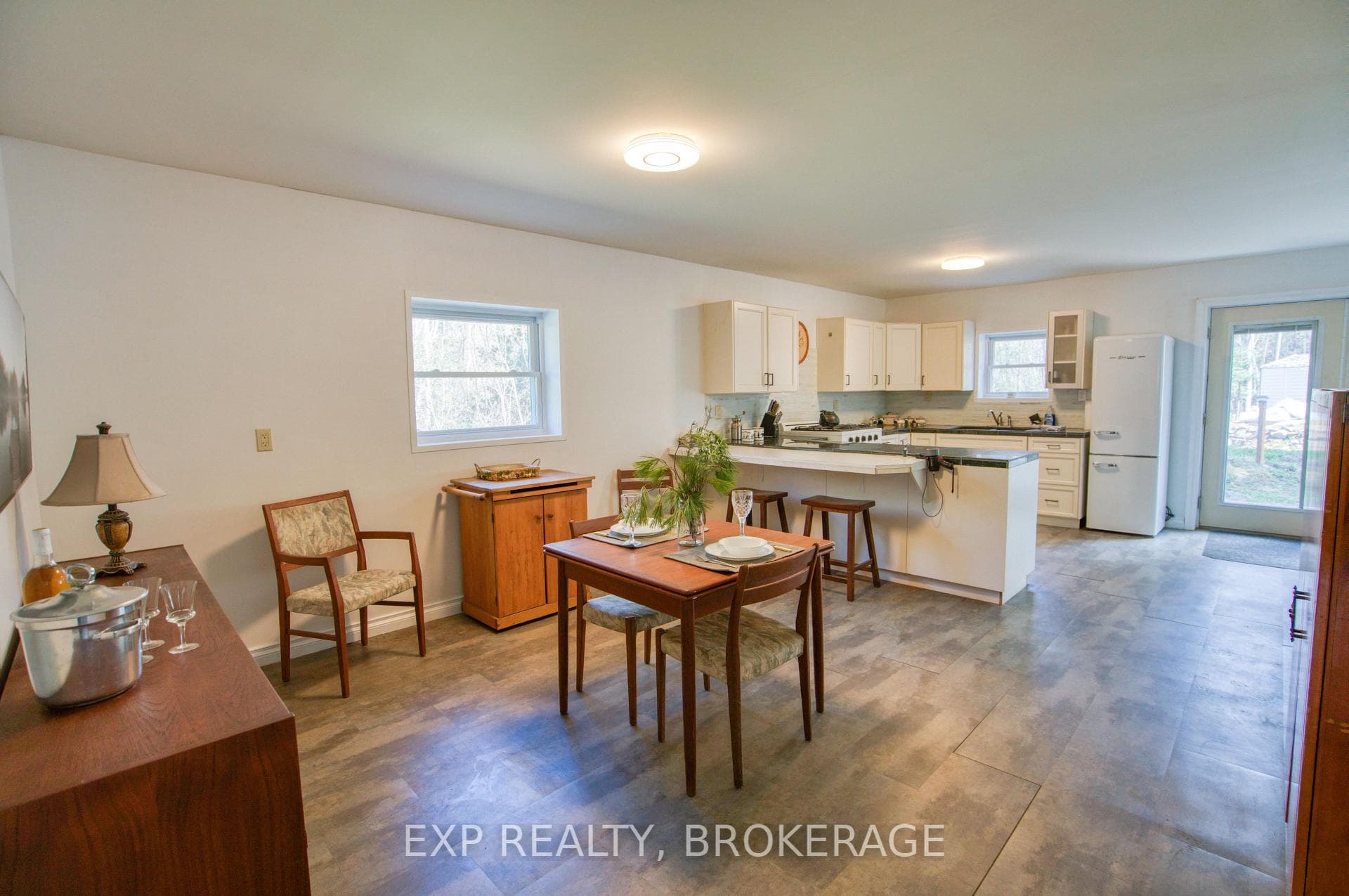 371 Sherbrooke Drive photo 10
