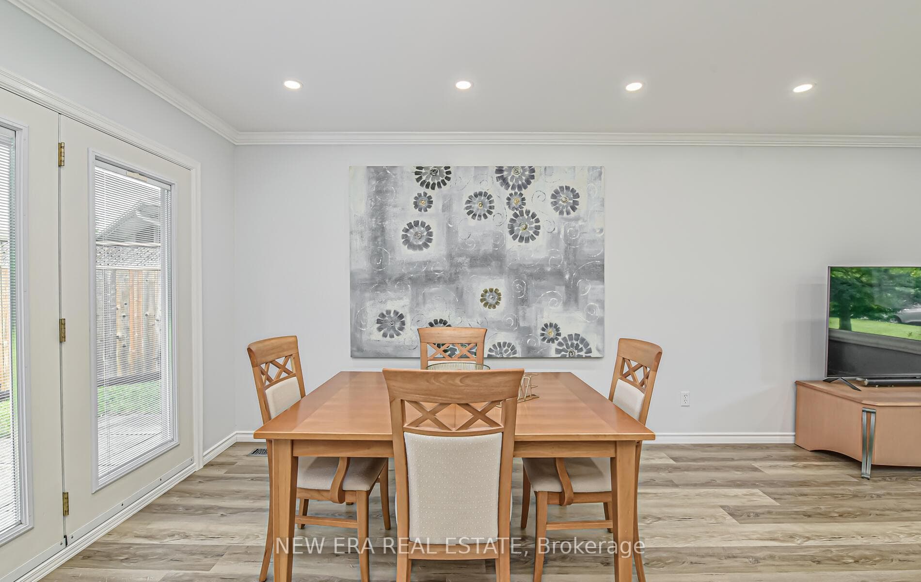 494 Oshawa Boulevard photo 8