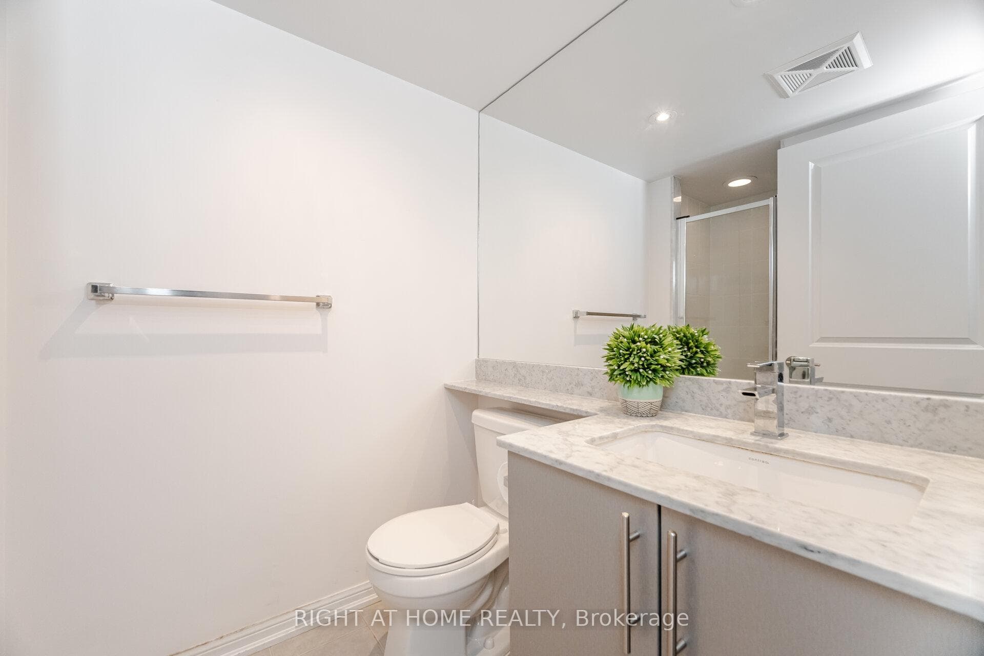 125 Western Battery Road Unit 1112 photo 24