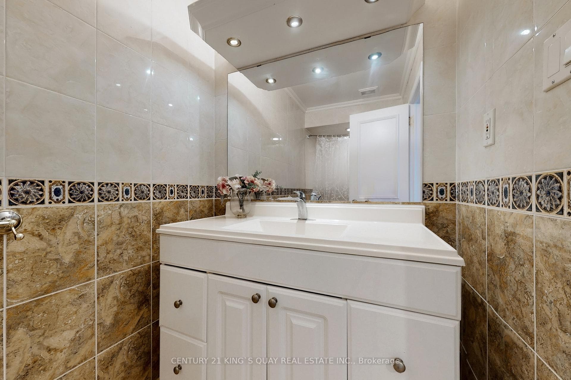 6 Terryhill Crescent photo 29