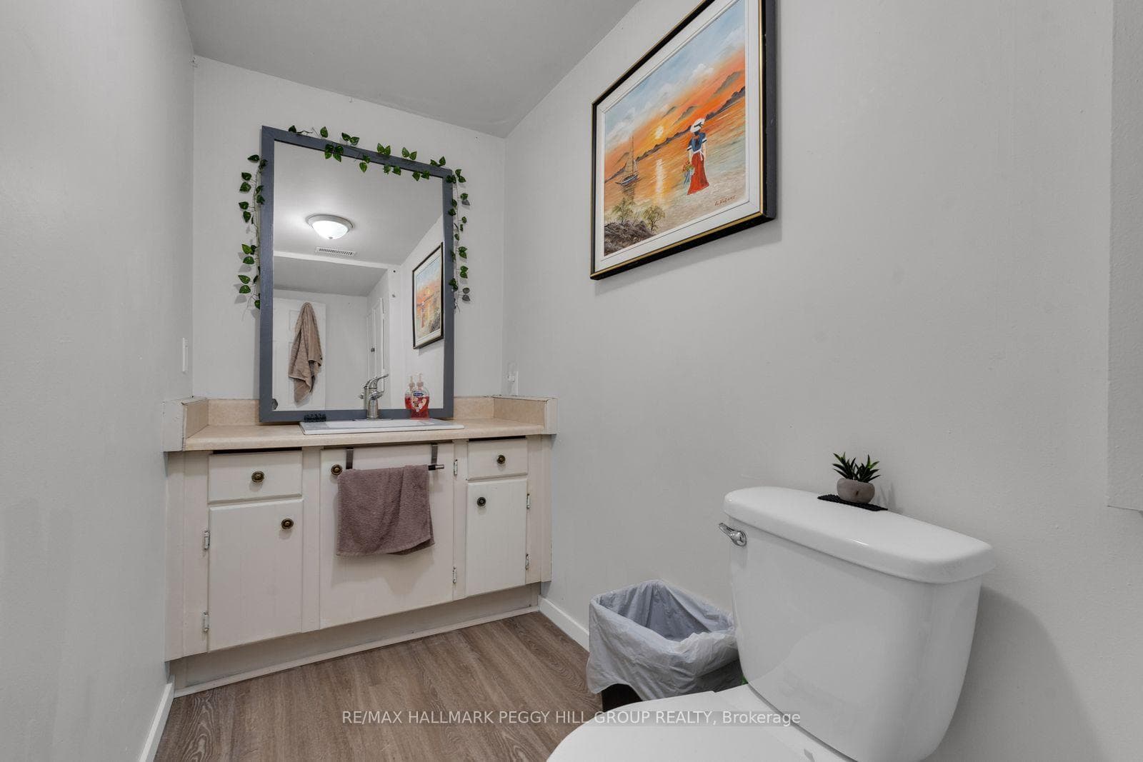 468 Grove Street photo 16