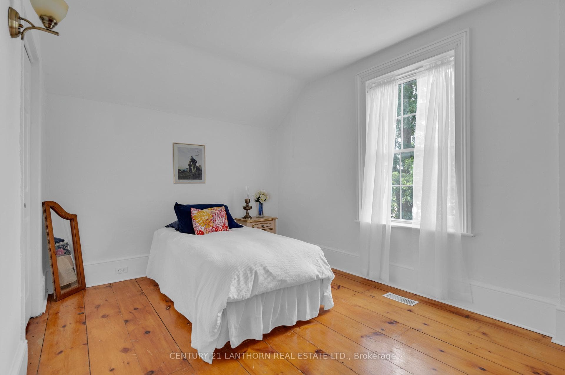 4262 Stirling-Marmora Road photo 20