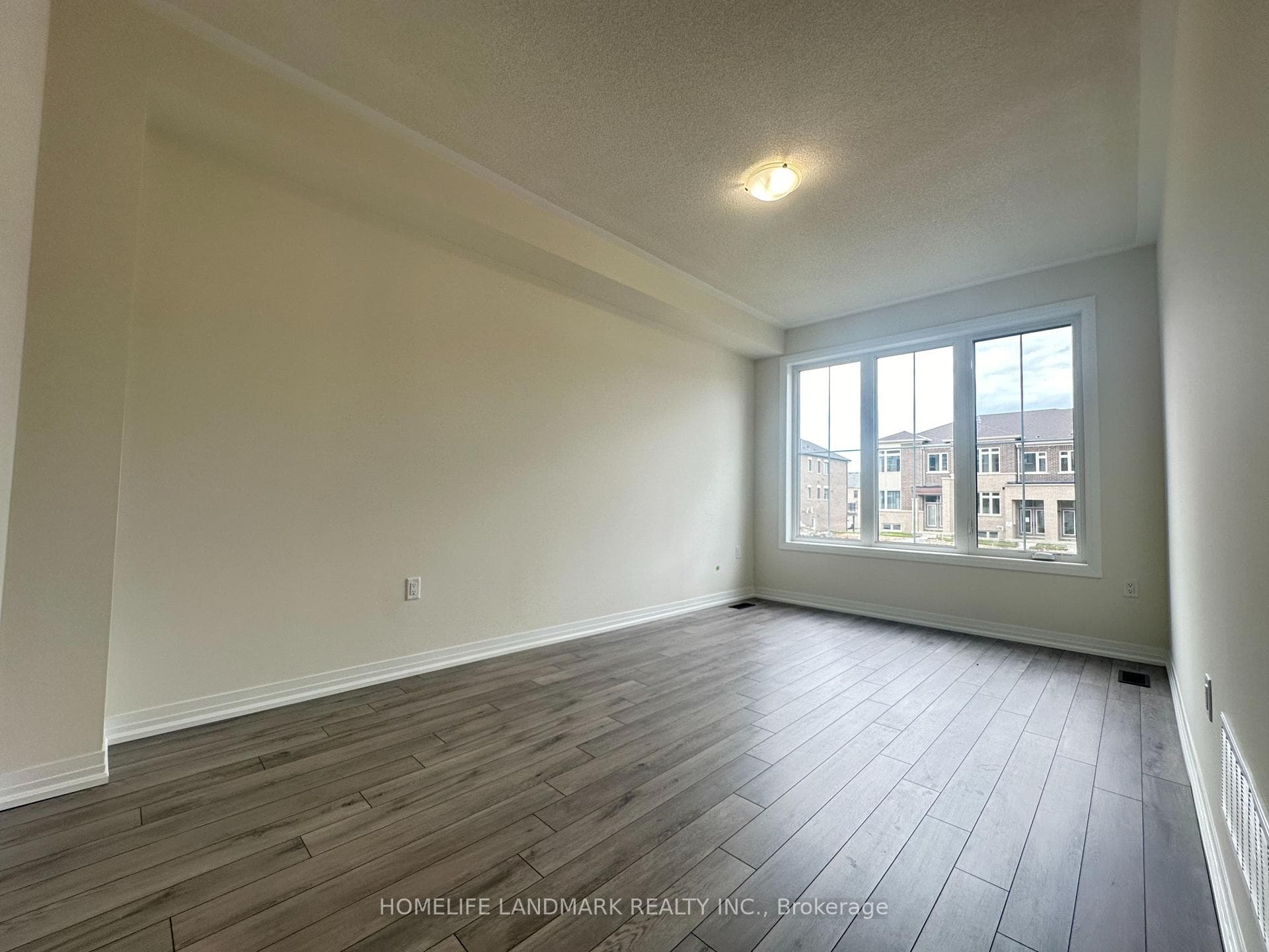 2744 Peter Matthews Drive photo 3