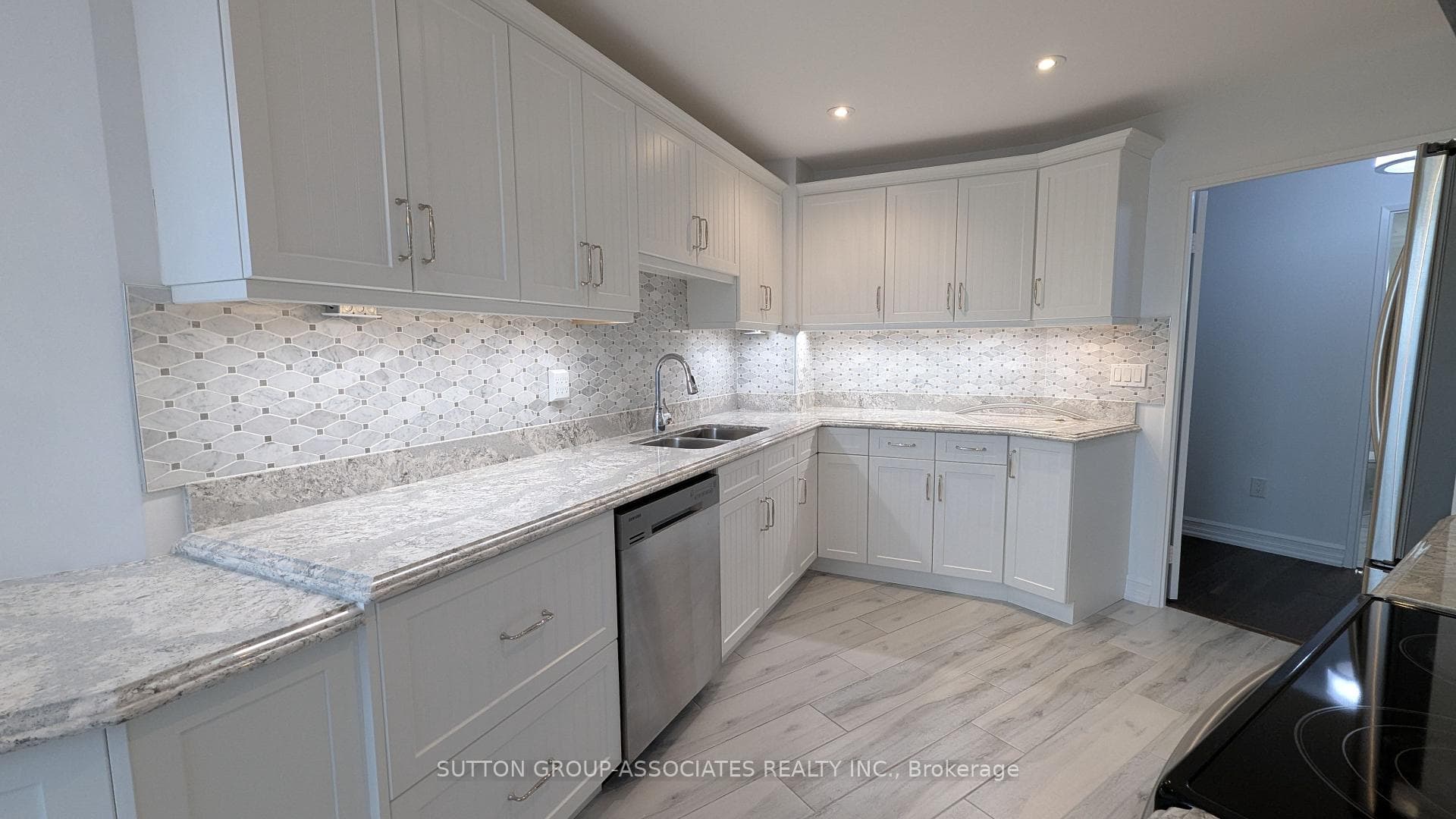 7905 Bayview Avenue Unit 1018 photo 9
