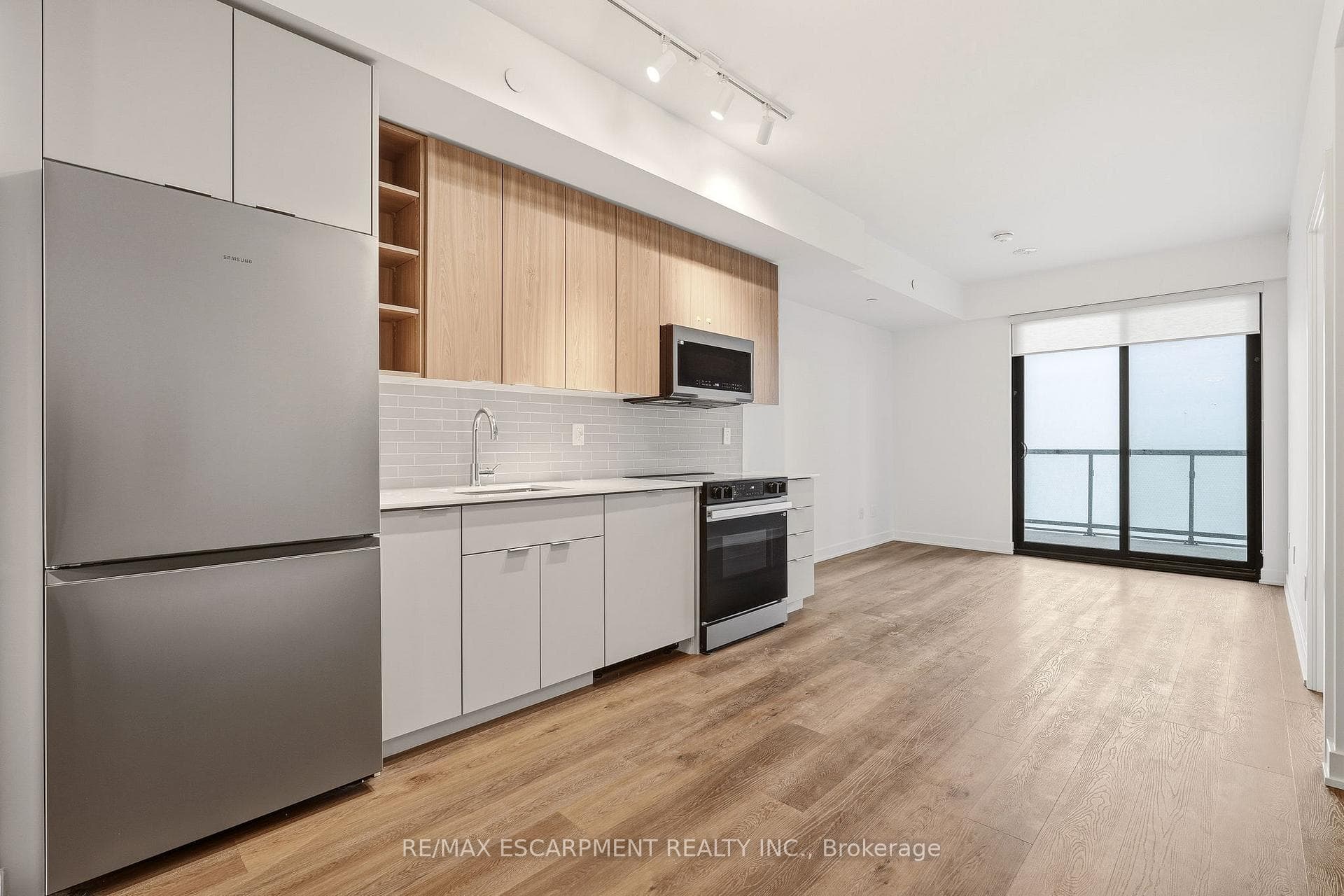 2075 Lakeshore Road Unit 1106 photo 5