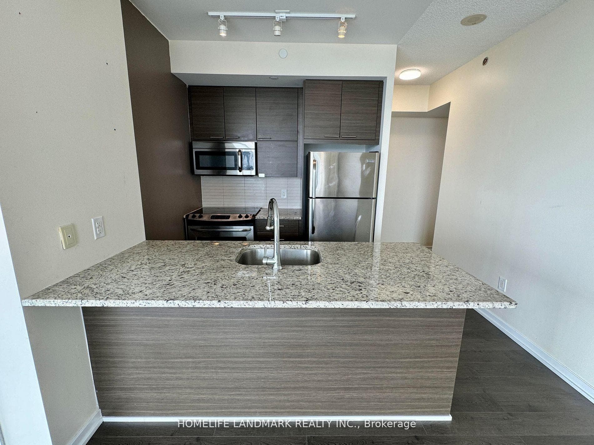 66 Forest Manor Road Unit 1612 photo 9